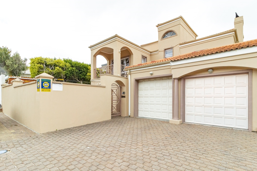 4 Bedroom Property for Sale in Northshore Western Cape